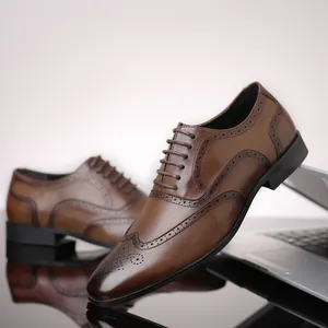 Classic dark brown men's leather Brogue dress shoes for business formal occasions