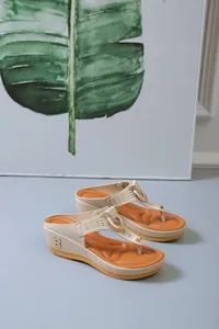 Vintage hollow-out wedge thong sandals with platform sole for stylish summer beach wear