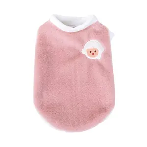 Gilet doux en peluche rose pour chats et chiens avec broderie d'agneau blanche mignonne