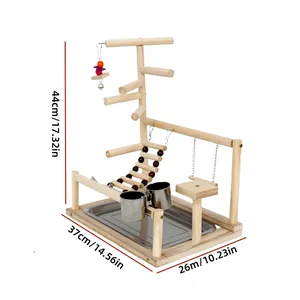 Détail de l'aire de jeu en bois pour perroquet, dimensions 44x37x26 cm
