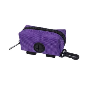 Dispenser portatile viola per sacchetti igienici per cani con moschettone e velcro