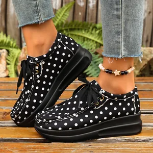 Zapatillas casuales de plataforma para mujer con lunares blancos y negros y cordones