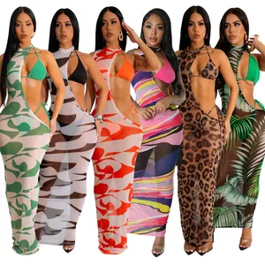 Detailansicht des 3-teiligen Damen-Sommersets mit Bikini und bedrucktem Netz-Kleid