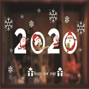 Vista detallada de calcomanías navideñas coloridas con Papá Noel y texto festivo