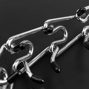 Langlebiges Hundetraining-Halsband aus Metall mit schwarzen Gummischutzspitzen für Tiere