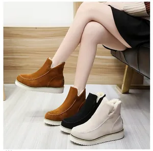Détail des bottes de neige à plateforme chaudes pour femmes en marron noir et beige