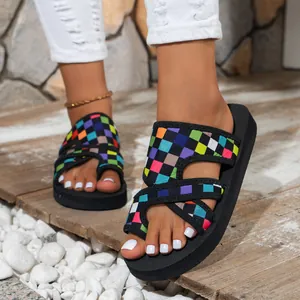 Modische bunte karierte Mesh-Strandschuhe mit weicher rutschfester Sohle für Damen im Sommer