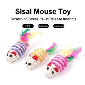 Set di 3 giocattoli per gatti in corda di sisal con piume colorate per farsi le unghie
