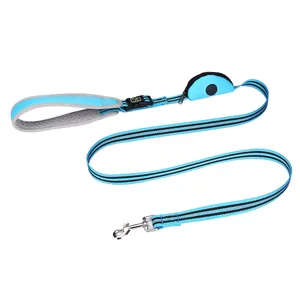 Laisse bleue durable en nylon pour chien avec poignée rembourrée et pochette de distributeur