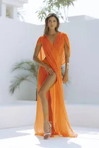 Leuchtend oranges ärmelloses Maxikleid mit Schlitz für den Strandurlaub