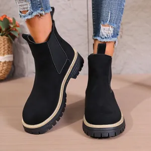Elegantes botines Chelsea de ante negro para mujer con punta redonda y suela gruesa