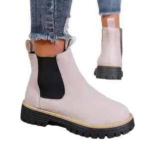 Botines Chelsea Martin de ante beige para mujer con suelas de plataforma negras