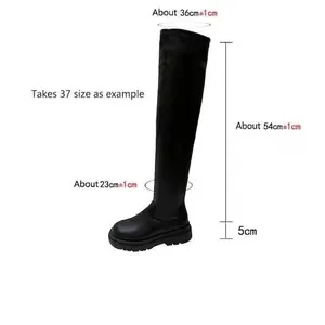 Botas negras por encima de la rodilla con medidas de caña y tacón para talla 37.