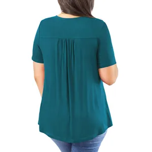 Achteraanzicht van een blauwgroen plus size dames t-shirt met geplooide achterkant