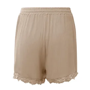 Vue arrière d'un short décontracté kaki pour femme avec taille élastique et dentelle.