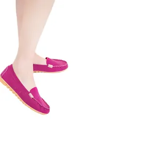 Elegant fuchsia suede moccasins with metal buckle and round toe for casual women wear