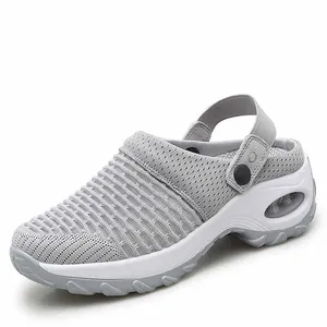 Chaussures de marche grises respirantes en mesh avec semelle plateforme à coussin d'air