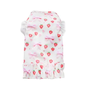 Weiße Sommerweste für Haustiere mit rosa Schleifen und Erdbeeren für kleine Hunde