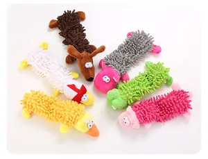 Vue détaillée de divers jouets sonores pour chiens en forme d'animaux en polaire chenille