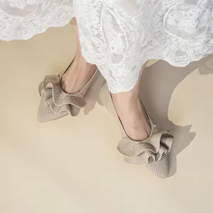 Elegante spitze Strick-Flats mit Rüschendetail und atmungsaktivem Mesh-Finish
