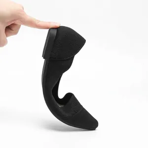 Flexible black knitted pointed-toe flat shoe for women with breathable mesh