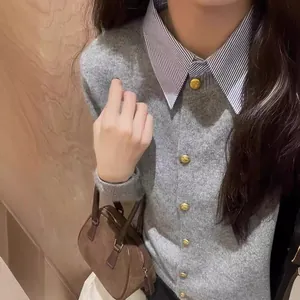 Maglione grigio elegante da donna effetto due pezzi con colletto a righe