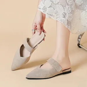 Mules plates Mary Jane en maille à bout pointu avec bride velcro réglable