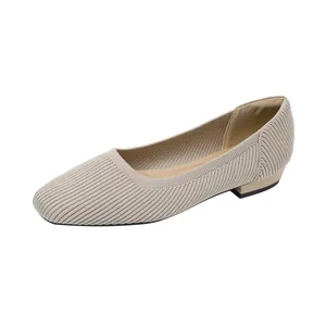 Eleganti ballerine beige in maglia a punta quadrata da donna