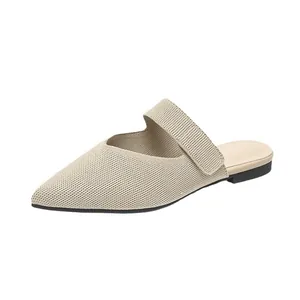 Chaussures plates Mary Jane en tricot beige à bout pointu avec bride auto-agrippante