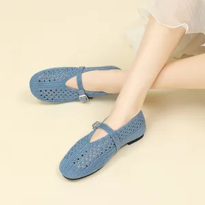 Ballerines Mary Jane tressées bleu vintage avec bride à boucle et style classique