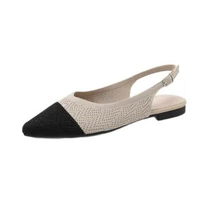 Eleganti sandali bassi slingback in maglia bicolore beige e nero a punta per donna moda