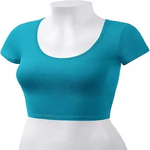 Nauwsluitende turquoise katoenen crop top voor dames met ronde hals en korte mouwen