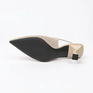 Escarpins slingback en maille beige à bout pointu avec talons aiguilles et semelle antidérapante