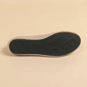 Ballerine da donna in maglia beige con punta arrotondata e suola in gomma antiscivolo
