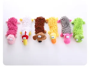 Vue d'ensemble de six jouets couineurs en peluche chenille pour chiens aux formes d'animaux.