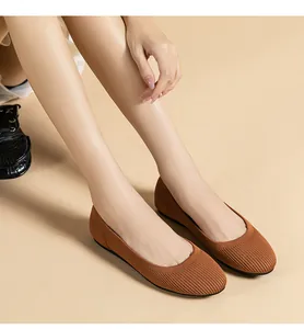 Ballerines en maille marron avec bout rond et semelle souple confortable pour femme