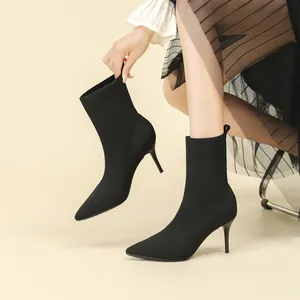 Eleganti stivaletti neri in maglia a punta con tacco a spillo da 8 cm per autunno inverno