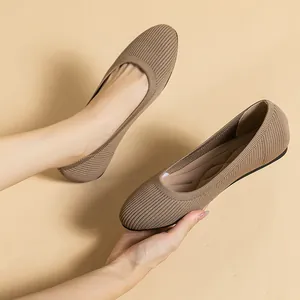 Chaussures plates en maille pour femmes avec bout rond et semelle souple en kaki