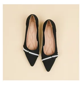 Elegant pointed toe fly-knit flat shoes with decorative pearl strap in deep black