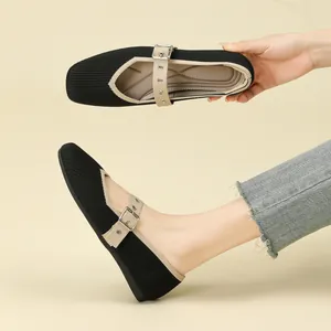 Ballerines Mary Jane en tricot noir avec semelles souples et bride à boucle élégante