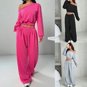Ensemble deux pièces avec haut court à épaules dénudées et pantalon large multicolore