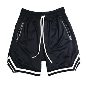 Pantaloncini da basket in mesh da uomo con tasche con zip e strisce bianche.