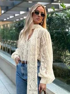 Γαλλική δαντελωτή μπλούζα βερίκοκο με λαιμόκοψη halter και φουσκωτά μανίκια