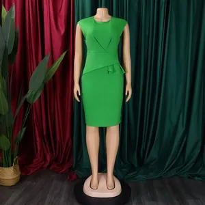 Elegantes grünes ärmelloses Bodycon-Kleid mit raffiniertem Taillen-Rüschendetail