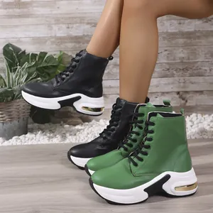 Modische Damen High-Top-Sneaker aus PU-Leder in Schwarz und Grün mit dicken Sohlen