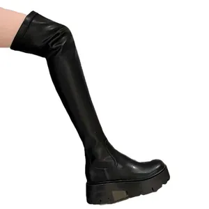 Eleganti stivali sopra il ginocchio neri con plateau e design elasticizzato slim fit