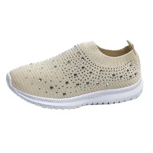 Sneakers slip-on traspiranti in fly knit beige con eleganti strass scintillanti