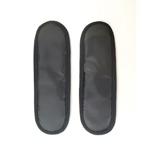 Hombreras negras impermeables y desmontables para mochilas de transporte de mascotas