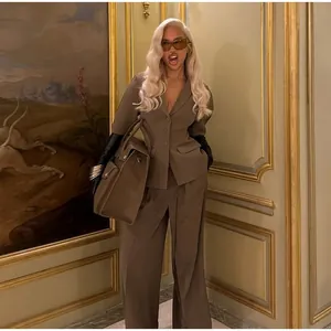 Ensemble élégant 2 pièces marron avec blazer à manches courtes et pantalon large chic