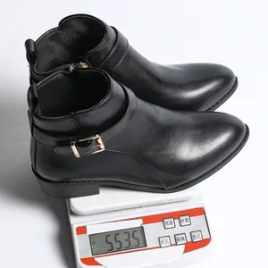 Botines Chelsea negros de punta con hebilla dorada, peso del producto de 553,5g